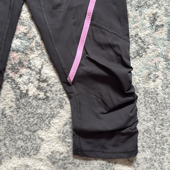 Lululemon Run Pace Crop Size 6 - Picture 4 of 11